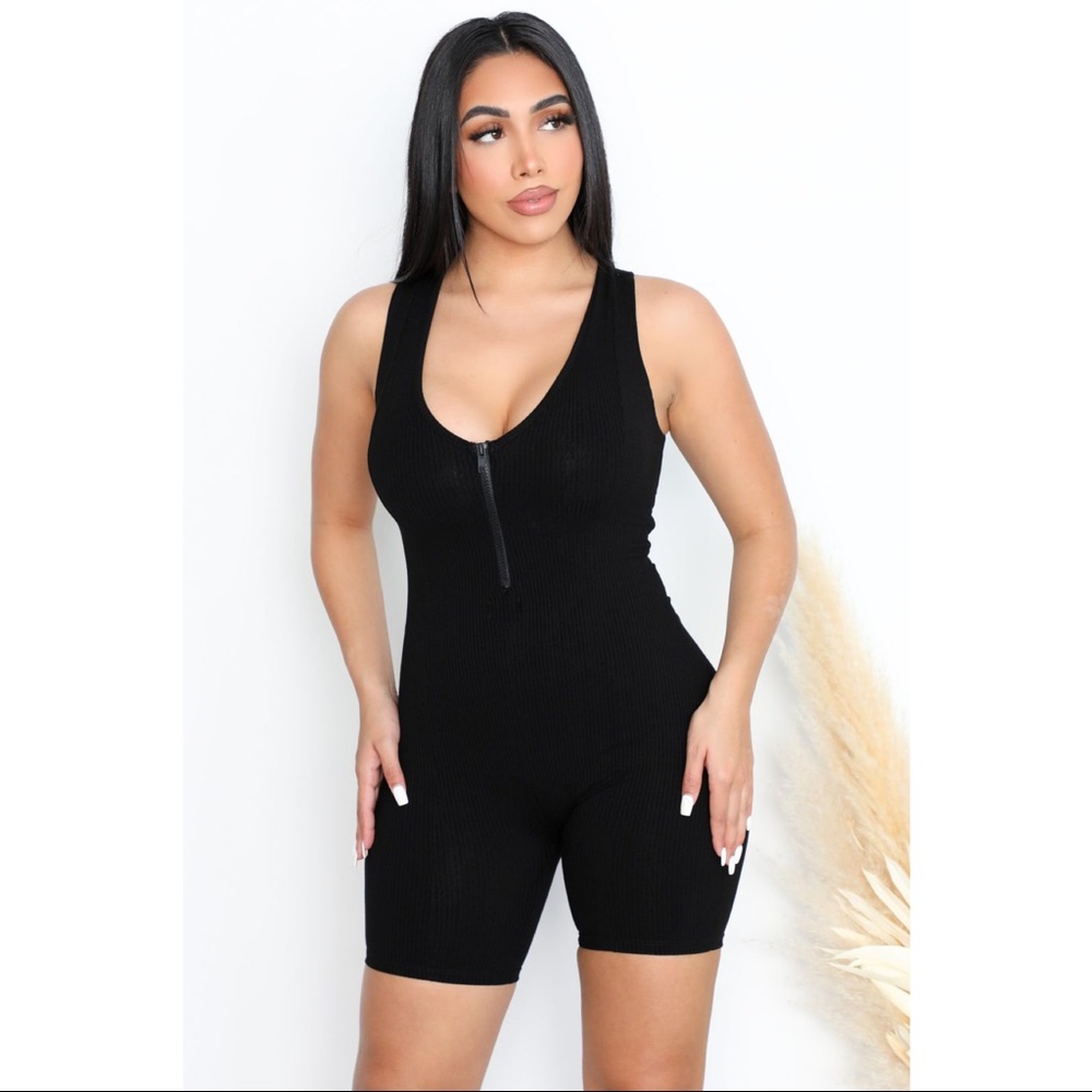 NWOT Laura’s Boutique Layla Zip Romper